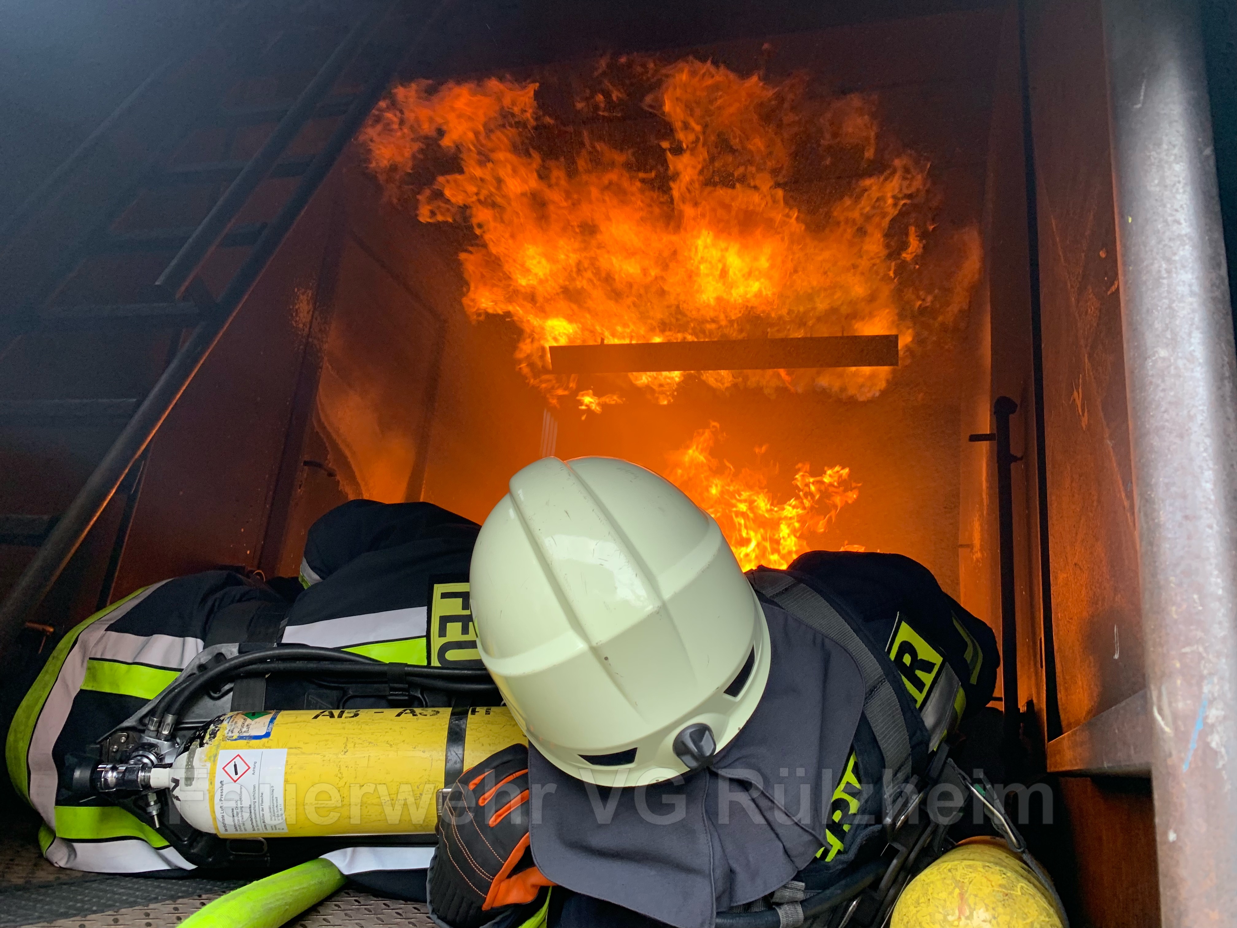 Durchzündung in der Brandsimulationsanlage