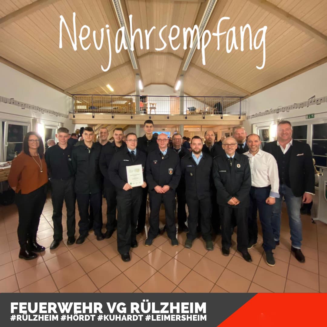 Gruppenbild Feuerwehr Kuhardt mit Bürgermeister und Beigeordneten