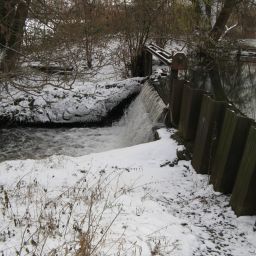 Großes Stauwehr am Panzergraben - Seitenansicht