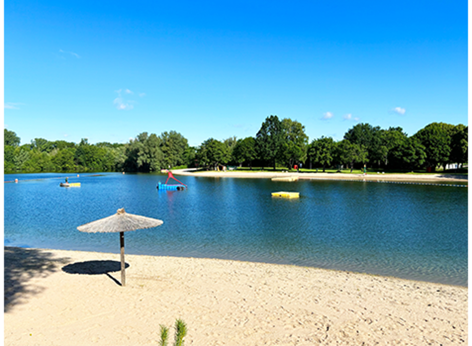 Bild vom Strandbad mit Text: "Strandbad"