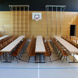 Turn- und Festhalle innen