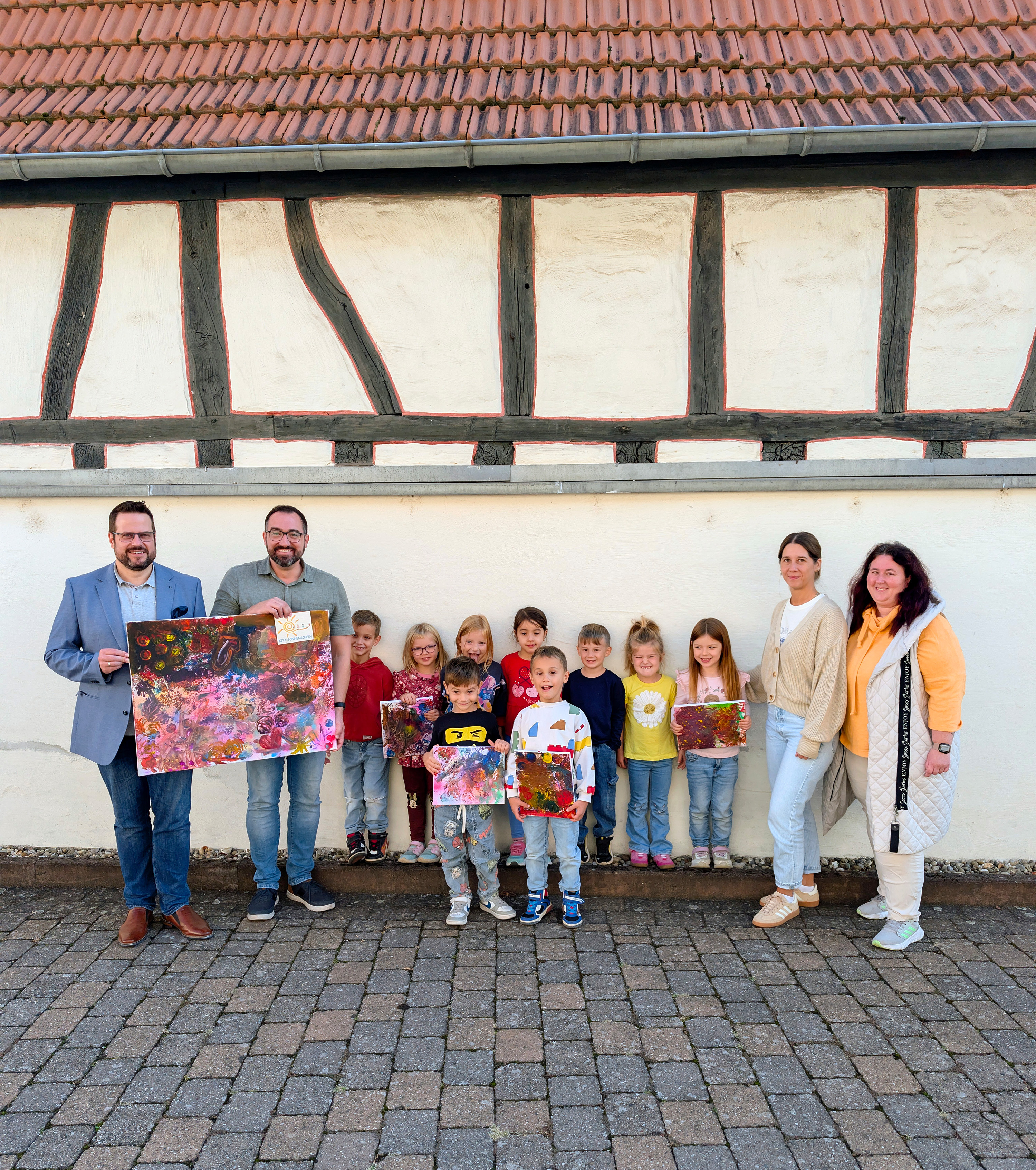 Übergabe der Kunstwerke Übergabe der Kunstwerke