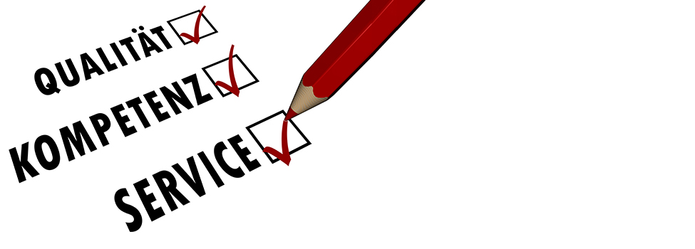 Grafik mit Checkboxen "Qualität", "Kompetenz" und "Service" und ein Stift, der in allen Checkboxen ein Häkchen setzt