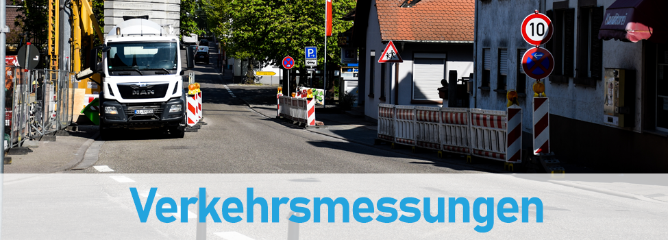 Bild der Hauptstraße in Kuhardt mit Text "Verkehrsmessungen"