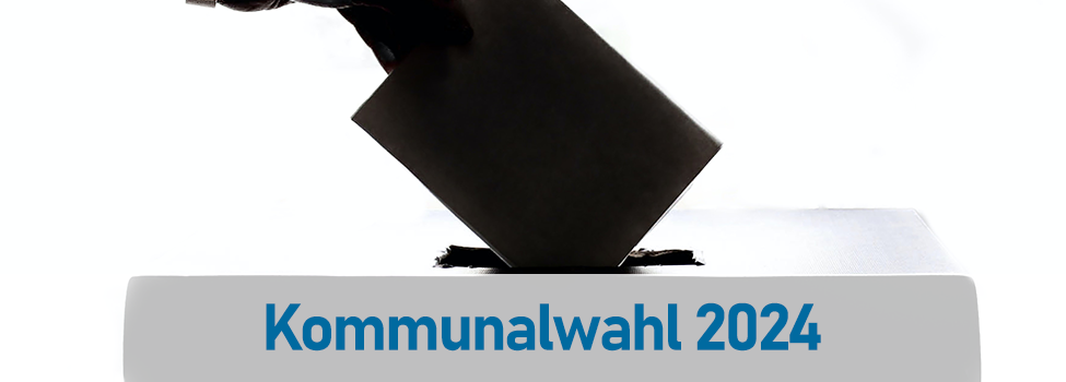 Headergrafik einer Hand, die einen Stimmzettel in eine Wahlurne wirft, mit Text: "Kommunalwahl 2024"